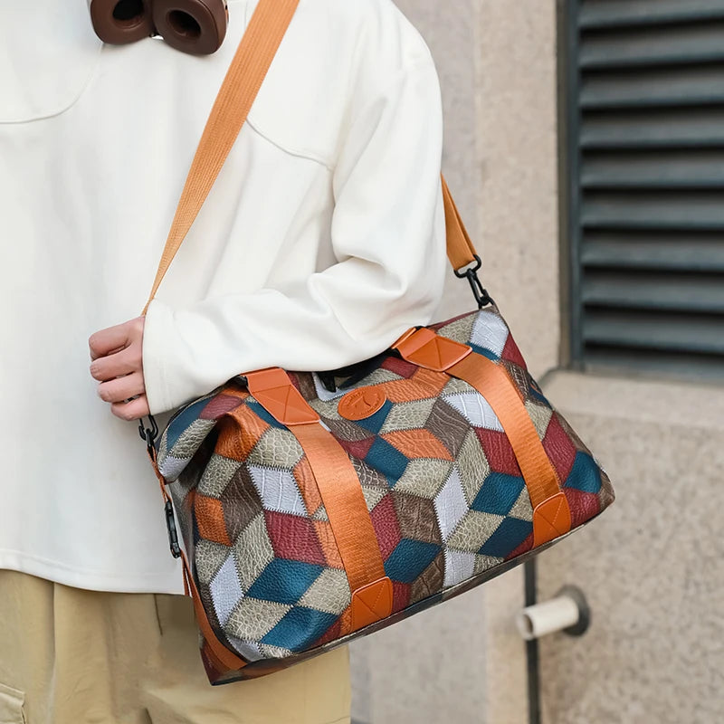 Moderne tas als schouder en handtas.